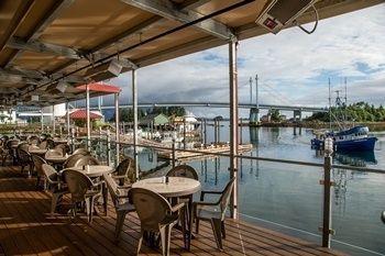Totem Square Hotel And Marina Sitka Bagian luar foto