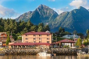 Totem Square Hotel And Marina Sitka Bagian luar foto